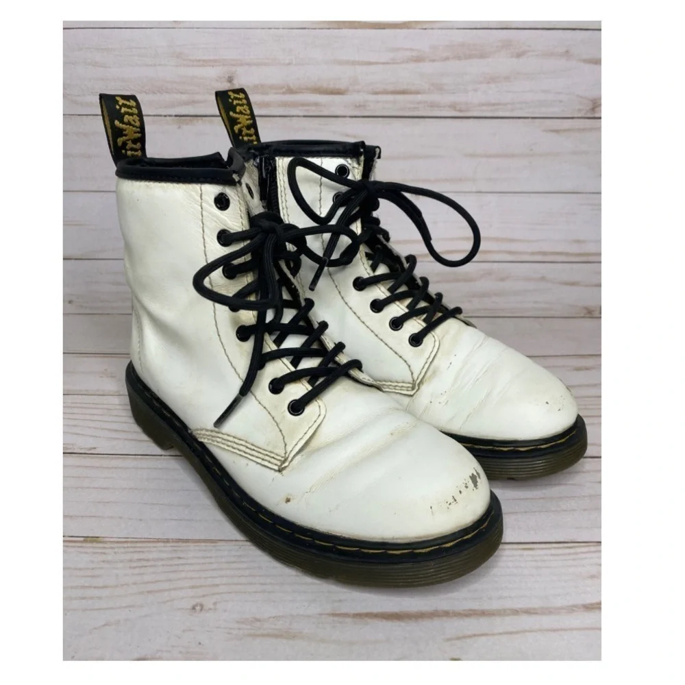 Dr. Martens White Classic Combat Boots Big Kids Sz 3